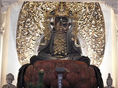 鎌倉成福寺に建つ「親鸞聖人像」のこと: 風に吹かれて鎌倉見聞_2023